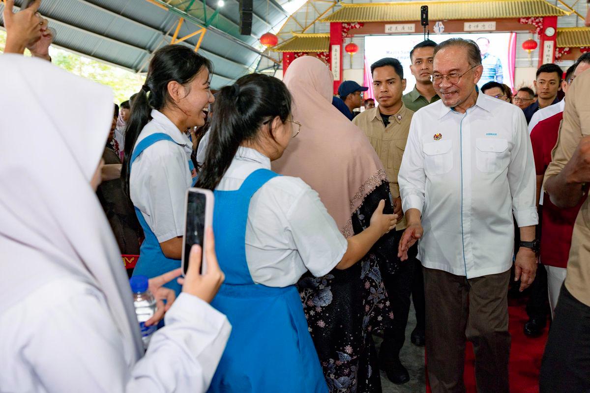 PM Anwar: Celebrate, not question, racial unity in schools PM Anwar: Celebrate, not question, racial unity in schools