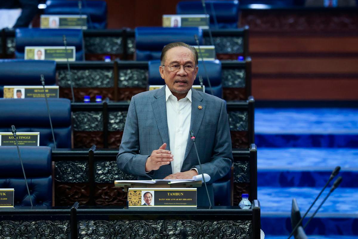 PM Anwar says flying Israeli flag or Hebrew writing unacceptable