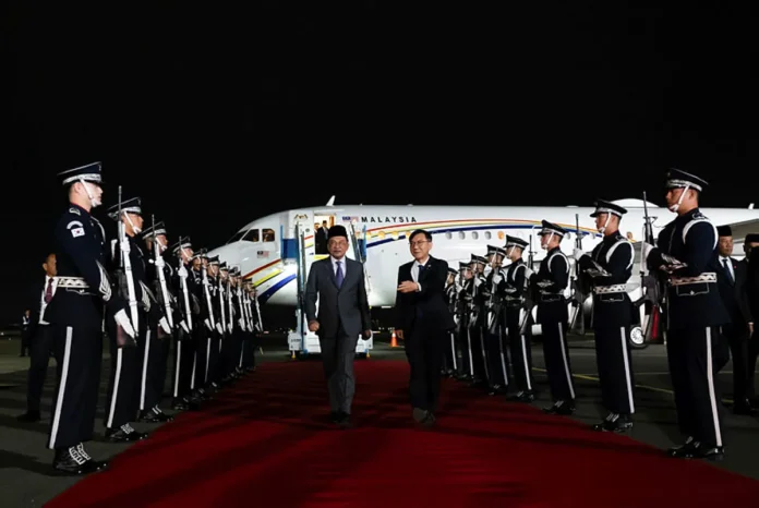 PM Anwar tiba di Gyeongju hadiri mesyuarat pemimpin apec PM Anwar tiba di Gyeongju hadiri Mesyuarat pemimpin APEC