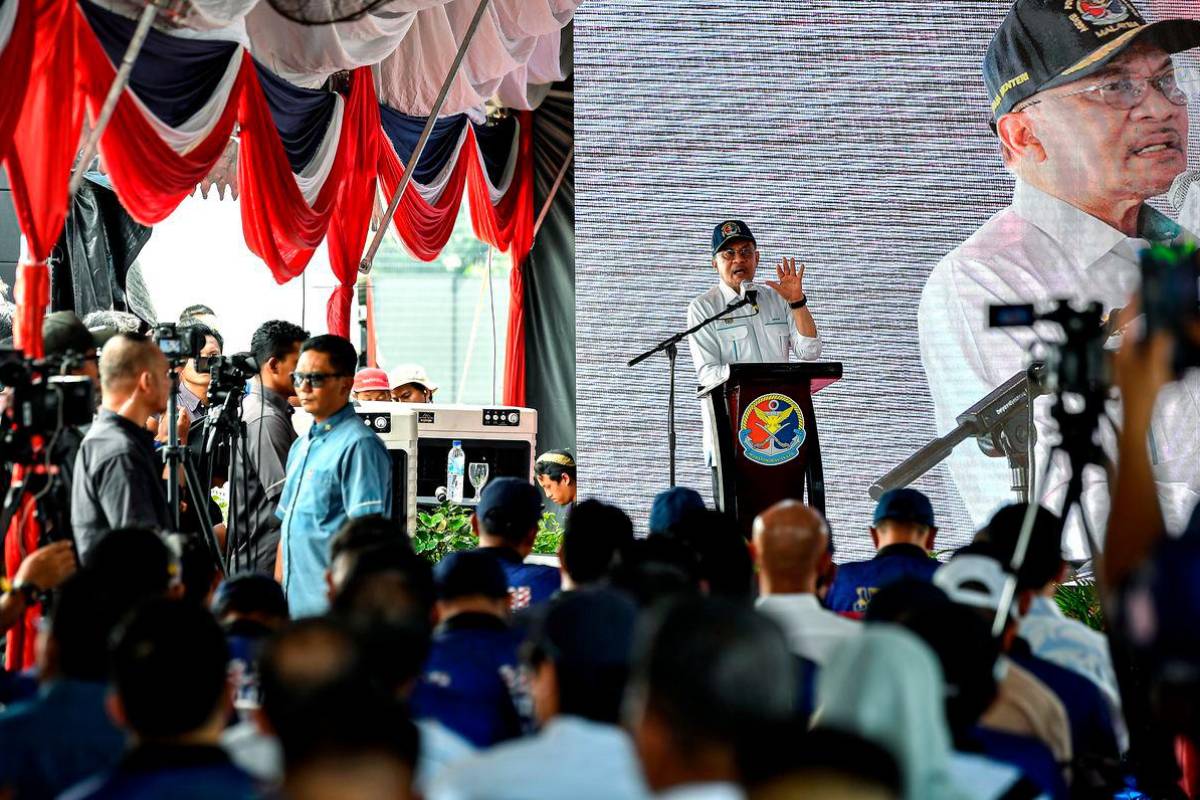 PM Anwar wants military housing project in Sandakan expedited PM Anwar wants military housing project in Sandakan expedited
