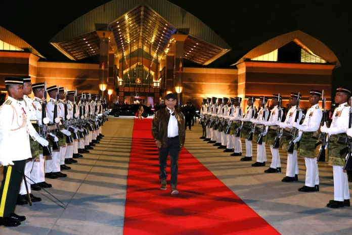 ASEAN leaders depart after successful 47th summit in Kuala Lumpur ASEAN leaders depart after successful 47th summit in Kuala Lumpur