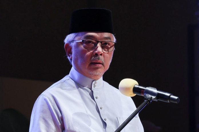 Pahang Sultan decrees houses must be quality built and on schedule