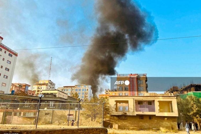 Pakistan and Afghanistan agree ceasefire after border clashes kill dozens