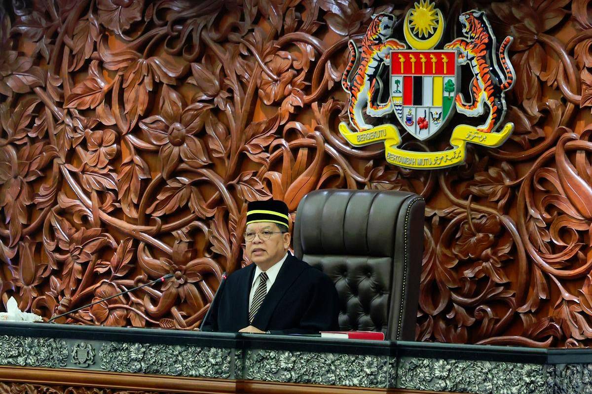 Parlimen sedia laporan khas tangani isu buli untuk dibahasan November Parlimen sedia laporan khas tangani isu buli untuk dibahasan November