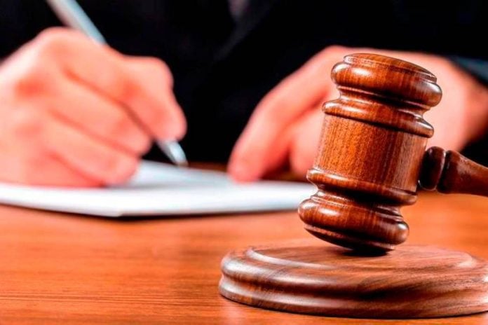 Pemandu e-panggilan didakwa memandu secara berbahaya hampir langgar pejalan kaki