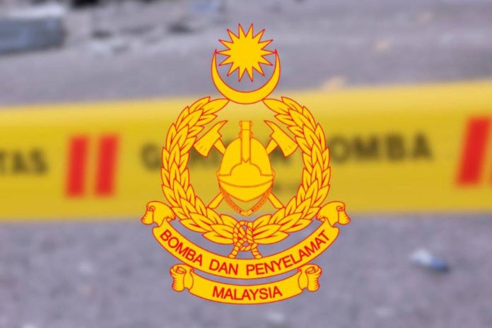 Pemandu maut dihempap pokok tumbang di Jalan Batang Kali Pemandu maut dihempap pokok tumbang di Jalan Batang Kali