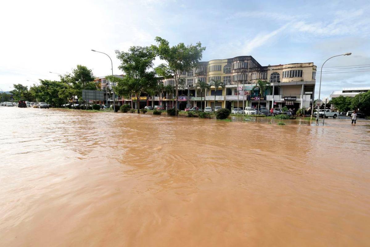Penampang designates 21 buildings as flood relief centres for emergencies Penampang designates 21 buildings as flood relief centres for emergencies