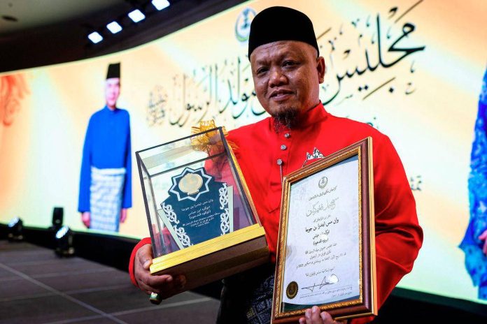 Pendakwah Orang Asli anggap cabaran media sosial sebagai ujian dakwah Pendakwah Orang Asli anggap cabaran media sosial sebagai ujian dakwah