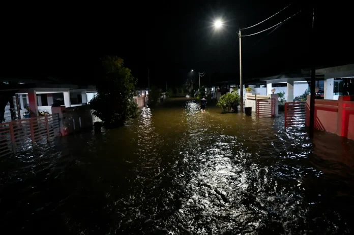 Penduduk kawasan banjir Perak diingatkan jangan tunggu saat akhir