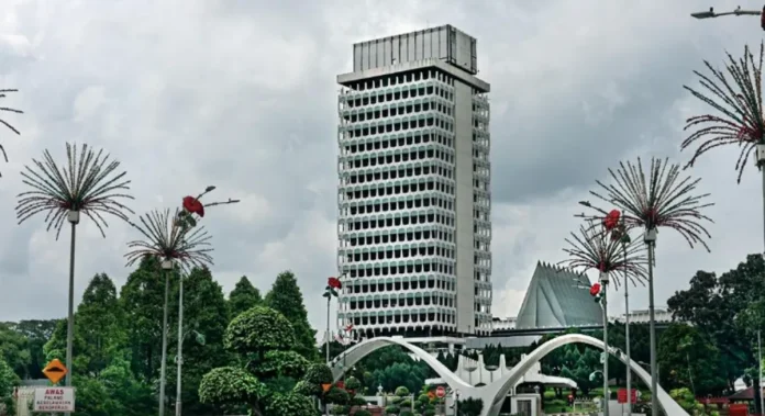 Penyakit tidak berjangkit dan pemantauan warga asing tumpuan Dewan Rakyat