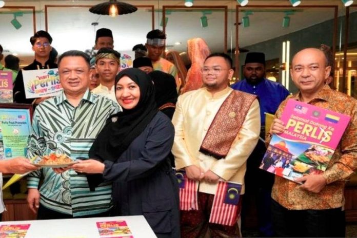 Perlis Raja Muda promotes kurma daging in Indonesia during leadership programme