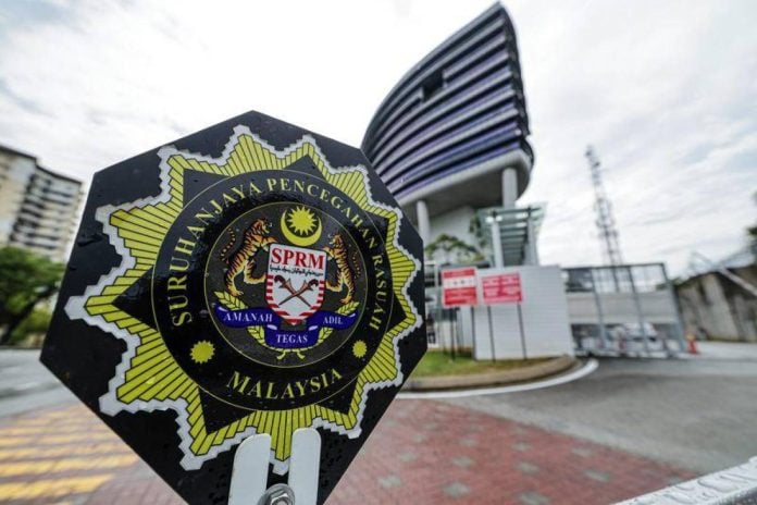 Perlis fireman remanded for land misuse and corruption investigation