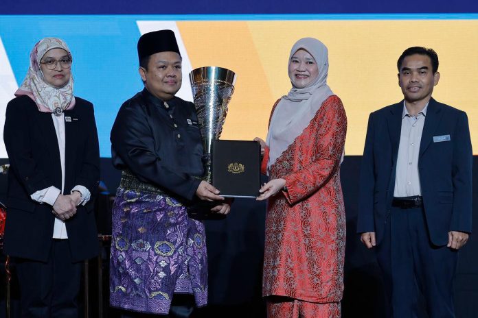 Pertandingan debat pacu kemenjadian murid kata Menteri Pendidikan