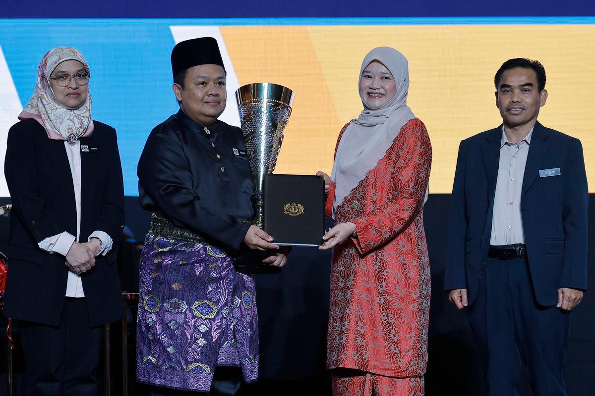 Pertandingan debat pacu kemenjadian murid kata Menteri Pendidikan