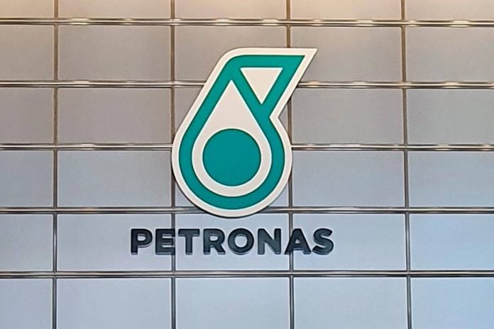 MOF denies Petronas takes 95% of Borneo oil revenue claim