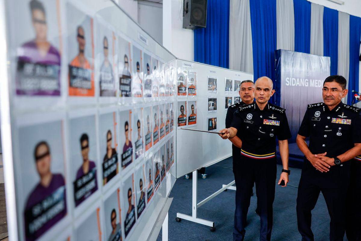 Police arrest 34 in Sungai Buloh online gambling syndicate, 39 in Subang Jaya investment scam