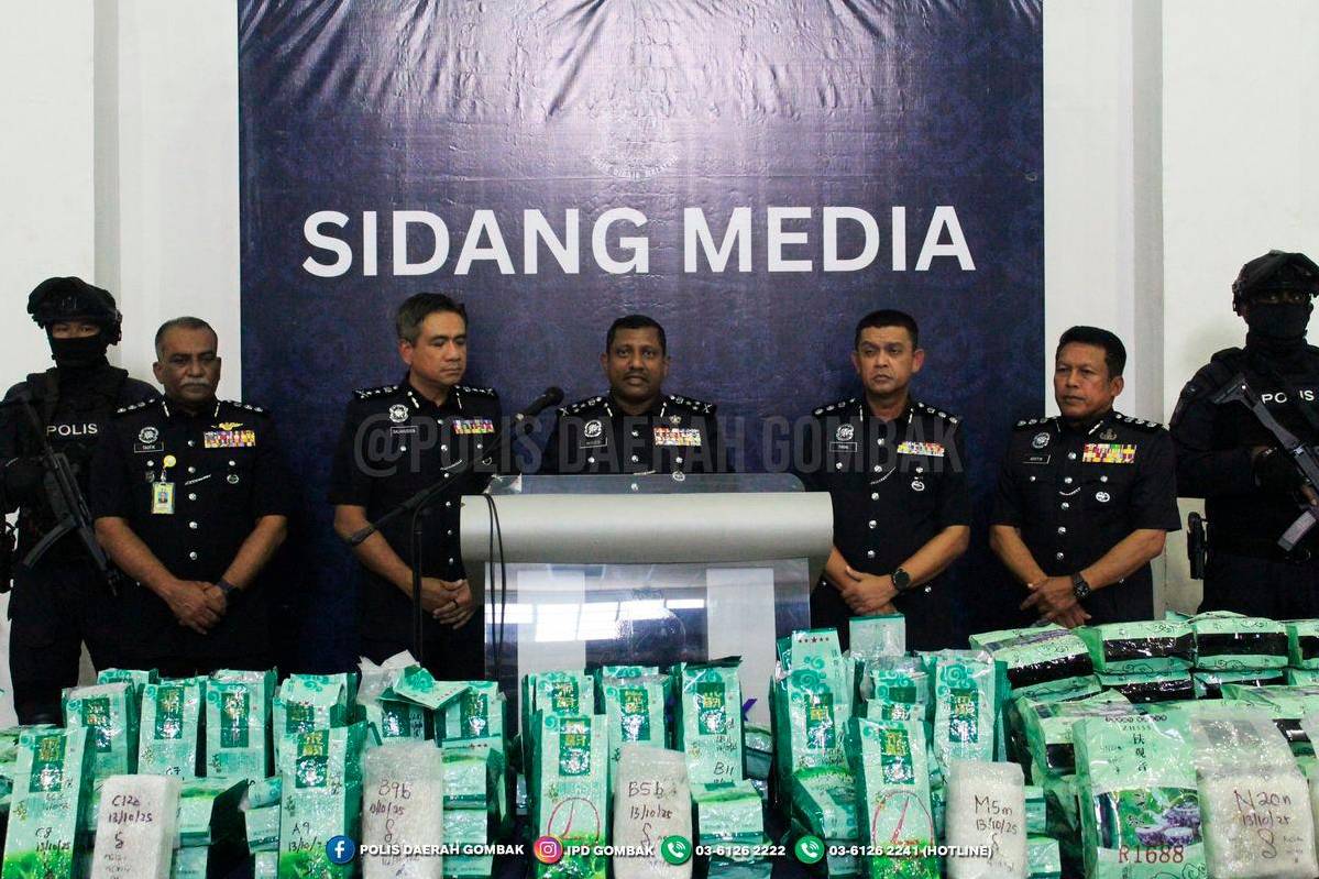 Police seize RM14 million in drugs, arrest five including couple Police seize RM14 million in drugs, arrest five including couple