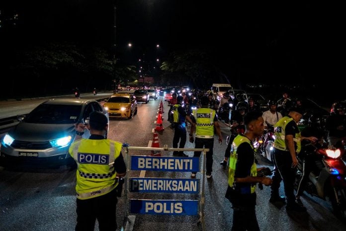 Polis Johor keluarkan 968 saman trafik sempena Deepavali