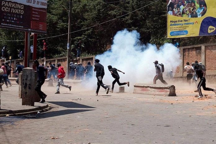 Presiden Madagascar bubar kerajaan selepas protes berdarah Presiden Madagascar bubar kerajaan selepas protes berdarah
