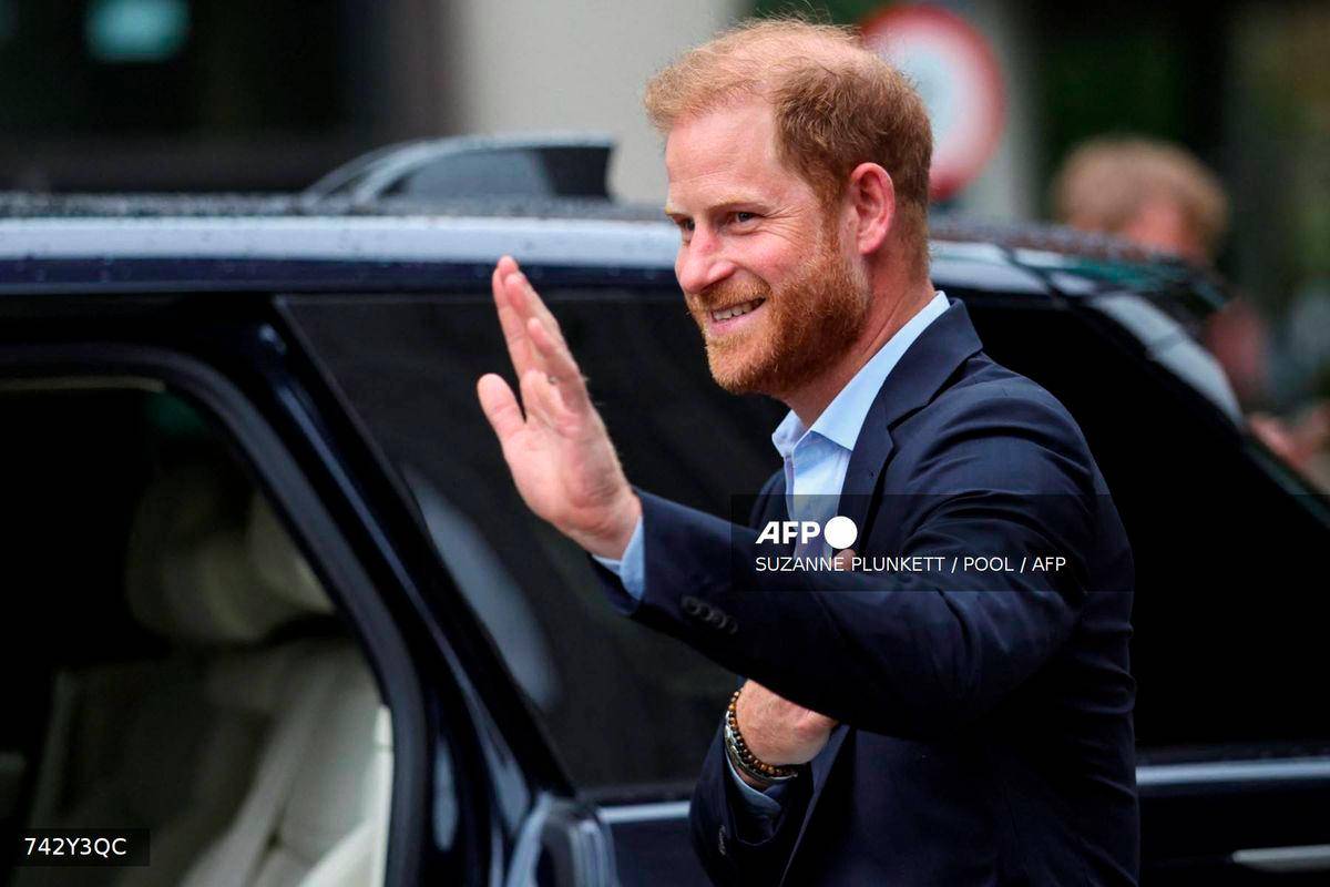 Prince Harry makes surprise Ukraine visit to support wounded soldiers Prince Harry makes surprise Ukraine visit to support wounded soldiers