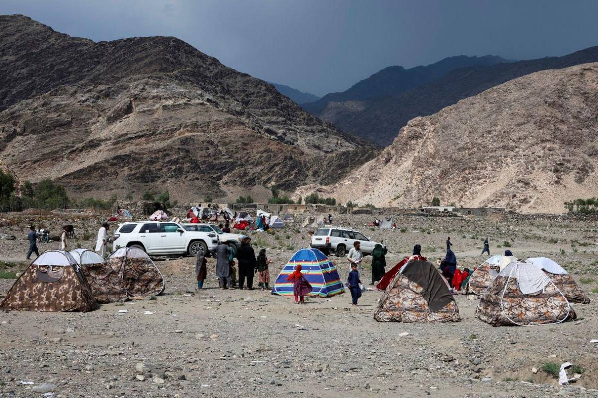 Quakes deal fresh blow to poor Afghans deported from Pakistan Quakes deal fresh blow to poor Afghans deported from Pakistan