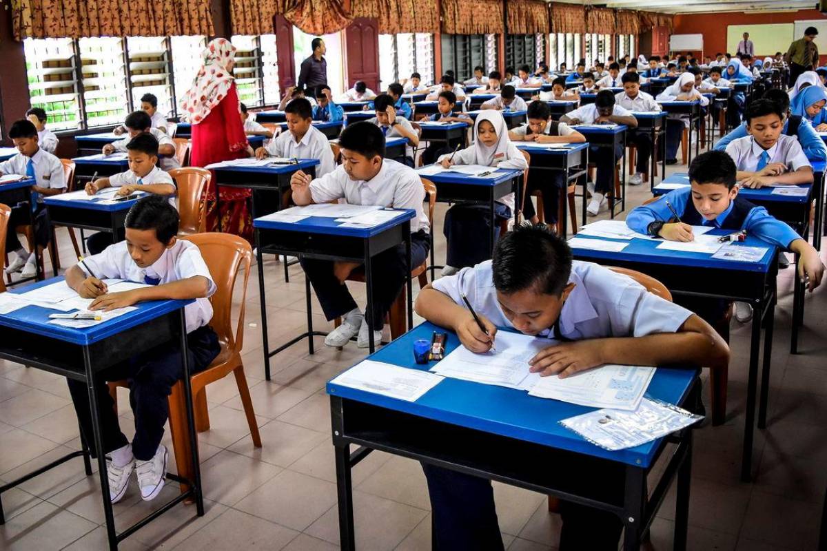 Reduced benchmark may normalise mediocrity, warns educator Reduced benchmark may normalise mediocrity, warns educator