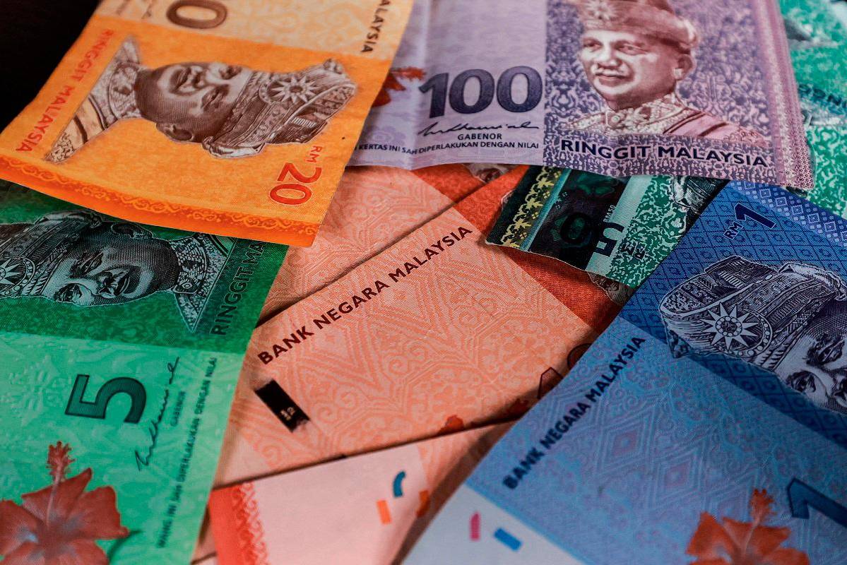 Ringgit dibuka tinggi berbanding dolar US susulan jangkaan kadar faedah Ringgit dibuka tinggi berbanding dolar US susulan jangkaan kadar faedah