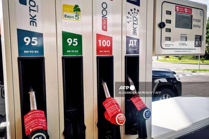 Russia extends petrol export ban until end of 2025 amid refinery strikes