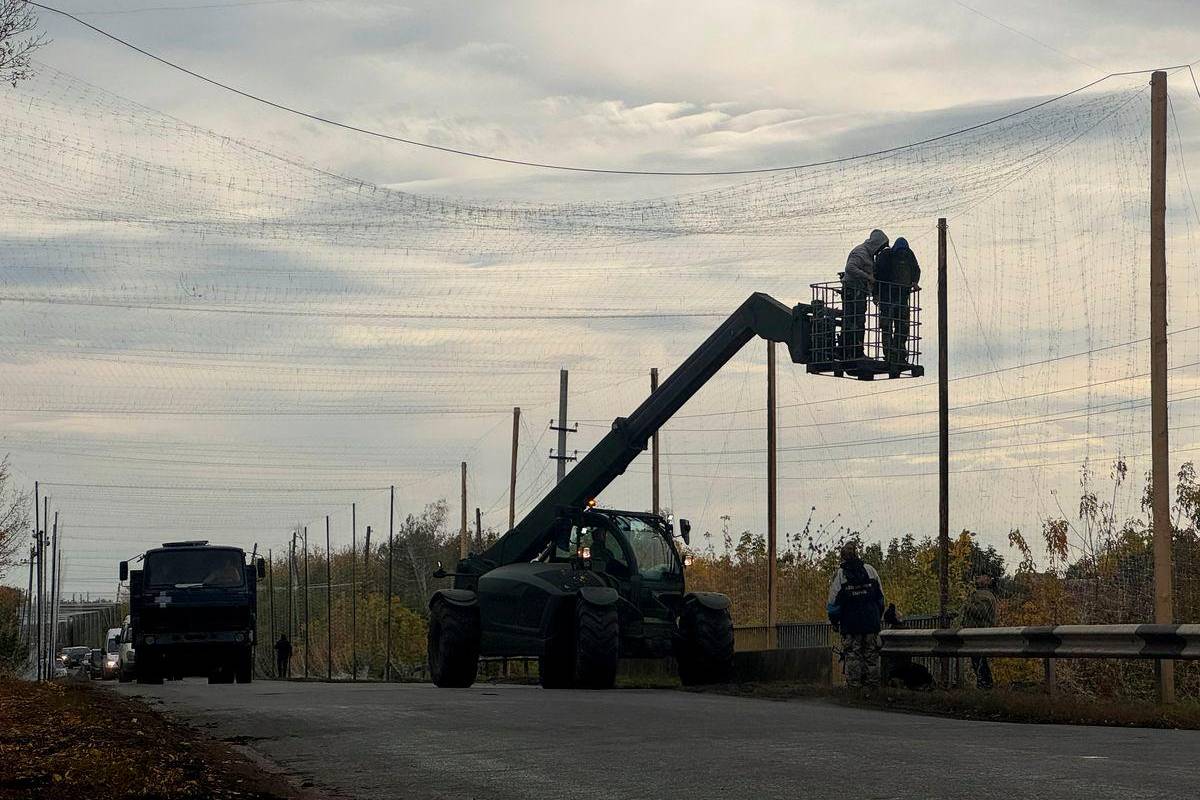 Russia hits Ukraine with 'massive' strikes, power cuts in Kyiv Russia hits Ukraine with 'massive' strikes, power cuts in Kyiv
