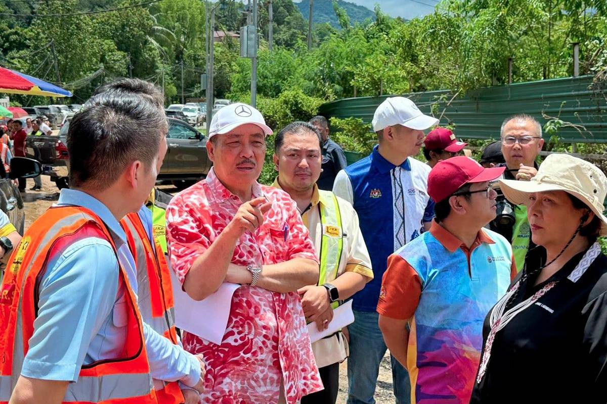 Sabah CM orders urgent repair of landslide-damaged Penampang-Tambunan road Sabah CM orders urgent repair of landslide-damaged Penampang-Tambunan road