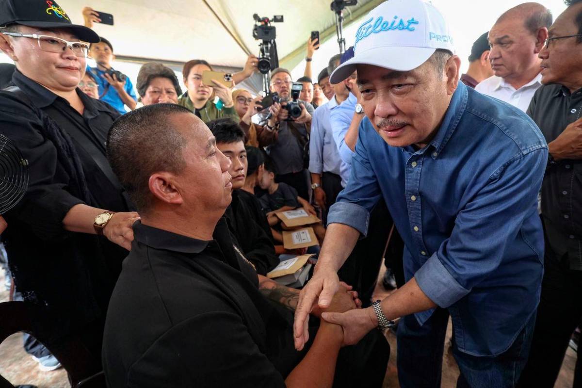 Sabah CM urges political unity to focus on disaster relief efforts Sabah CM urges political unity to focus on disaster relief efforts