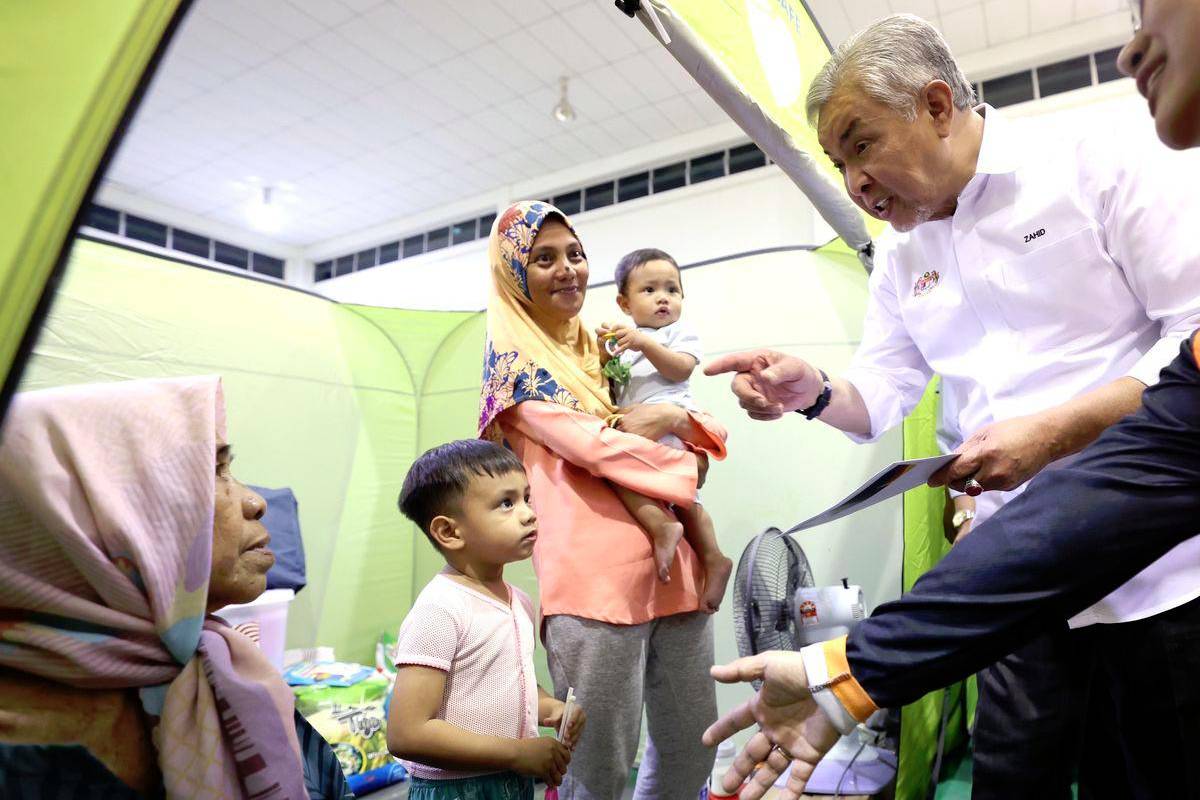 Sabah east coast warned of strong winds, urged to prepare for evacuation Sabah east coast warned of strong winds, urged to prepare for evacuation