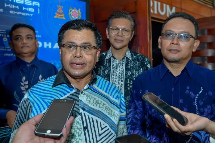 Shah_Alam_launches_solar-powered_IRIS_CCTV_system_for_city_safety Shah Alam launches solar-powered IRIS CCTV system for city safety