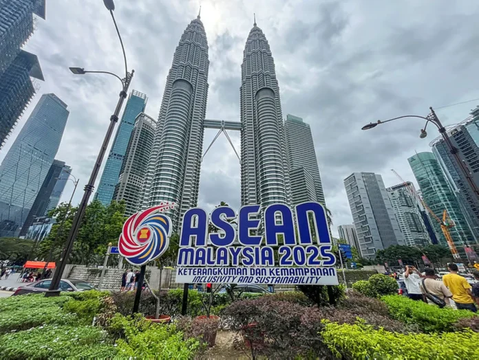 Simfoni budaya ASEAN serikan Makan Malam Gala sidang kemuncak Simfoni budaya ASEAN serikan Makan Malam Gala sidang kemuncak
