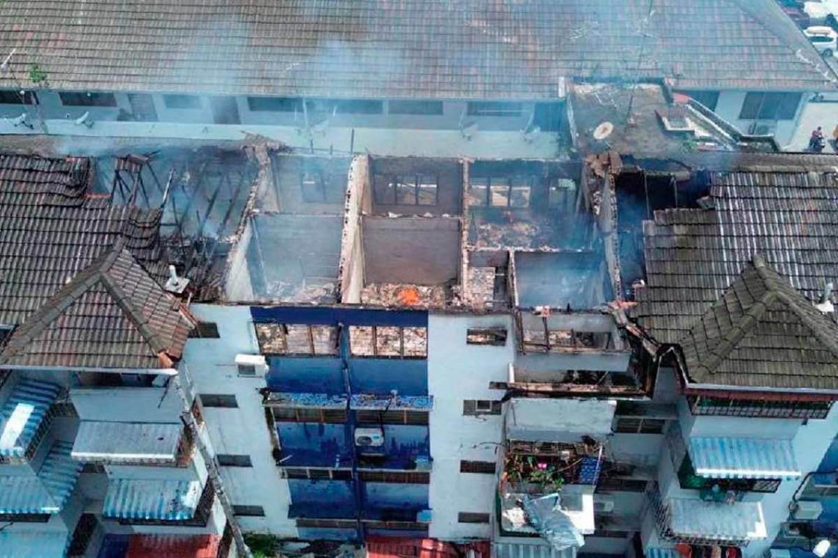 Six flats destroyed in Batu Caves fire, no casualties reported Six flats destroyed in Batu Caves fire, no casualties reported