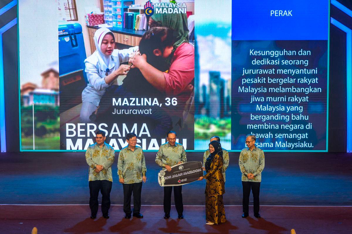 Smallholder and nurse win Gerakan Bersama Malaysiaku competition prizes Smallholder and nurse win Gerakan Bersama Malaysiaku competition prizes