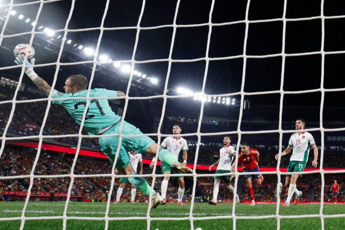 Spain thrash Bulgaria 4-0 in World Cup qualifier with Merino double