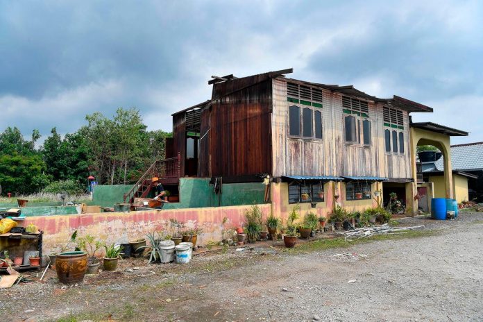 Storm in Sijangkang triggered by squall line movement - Expert Storm in Sijangkang triggered by squall line movement - Expert