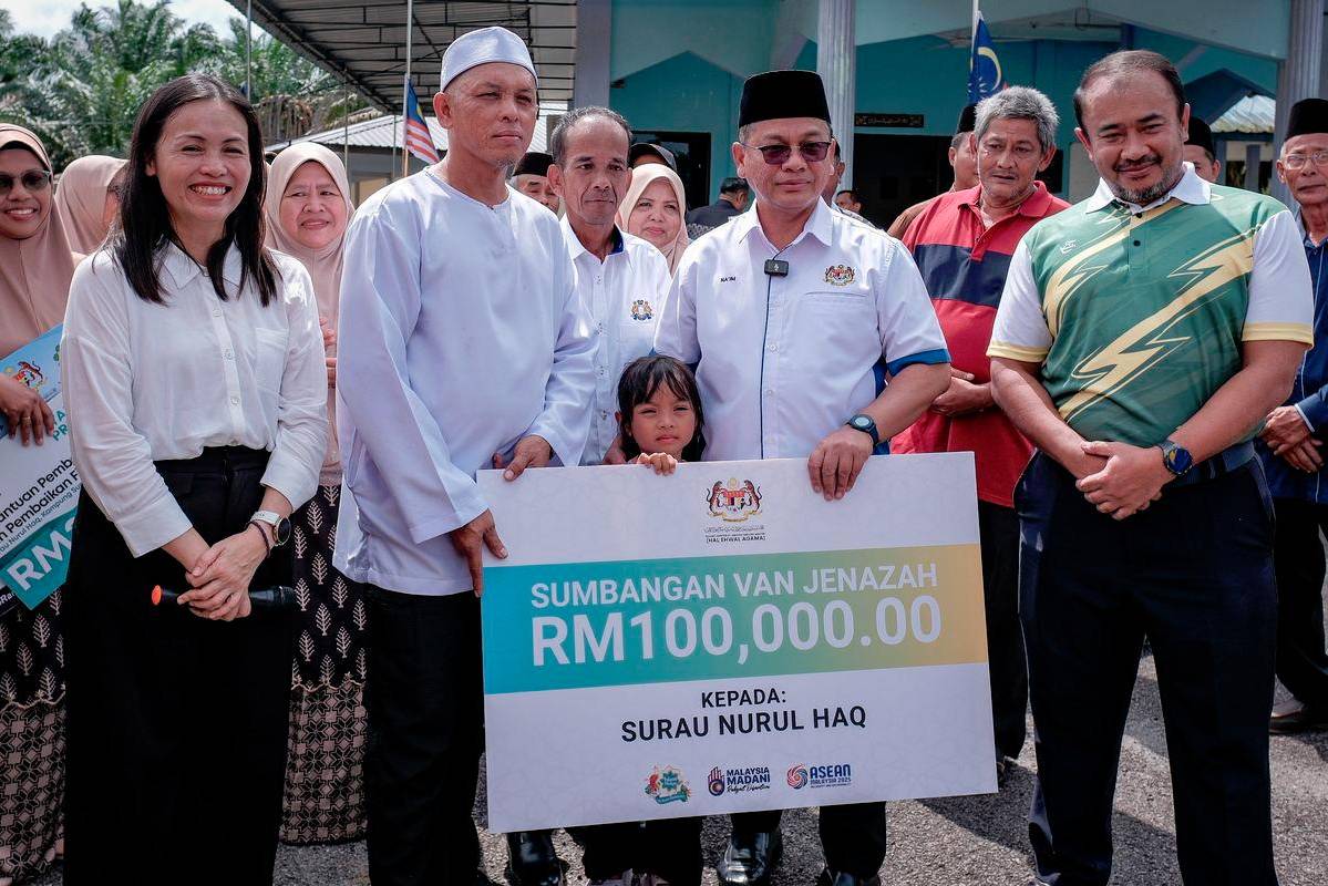 Surau Nurul Haq receives RM170,000 donation after hearse theft incident Surau Nurul Haq receives RM170,000 donation after hearse theft incident