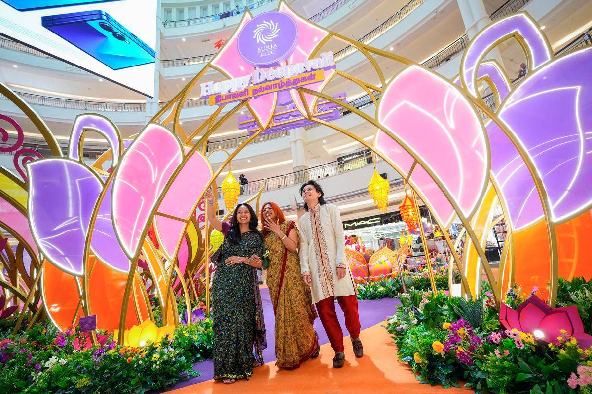 Suria KLCC Group’s Lotus of Light Deepavali Celebration Suria KLCC Group’s Lotus of Light Deepavali Celebration