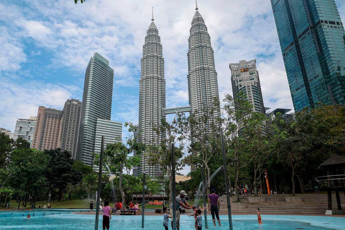Suria KLCC jelaskan video tular, larangan bawa kayu panjang sebagai prosedur keselamatan