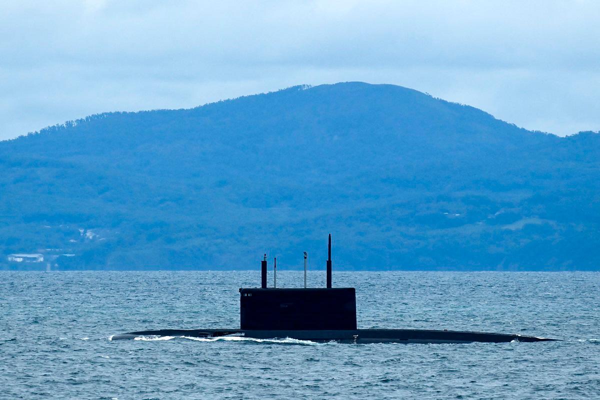 Swedish military tracks Russian submarine in Baltic Sea operation Swedish military tracks Russian submarine in Baltic Sea operation