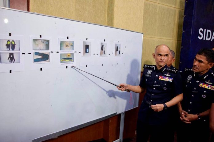 Teen bought weapon online for Bandar Utama school stabbing Teen bought weapon online for Bandar Utama school stabbing