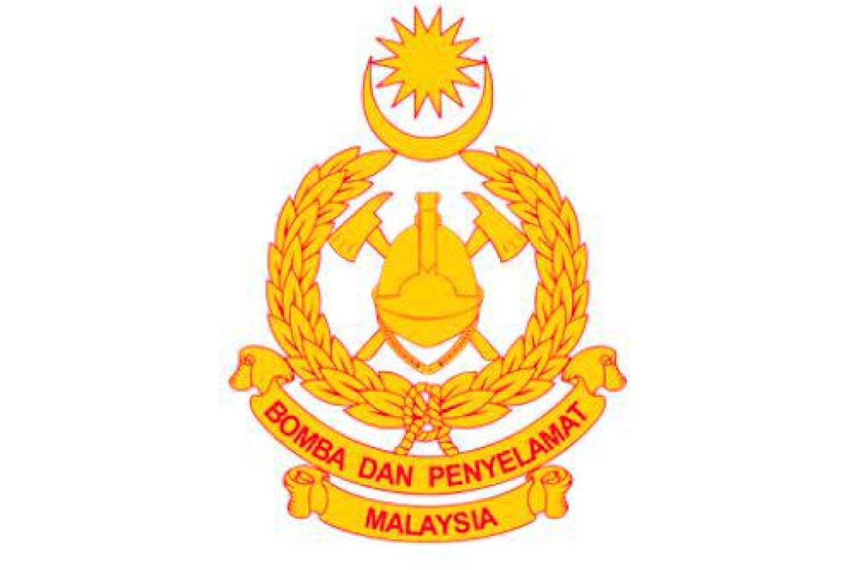 Teen feared drowned after harvesting machine overturns in Kedah river Teen feared drowned after harvesting machine overturns in Kedah river