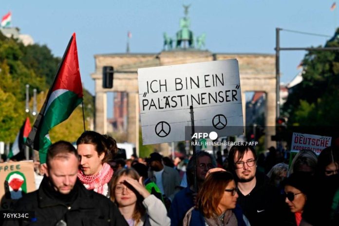 Tens of thousands march in Berlin demanding end to Gaza war