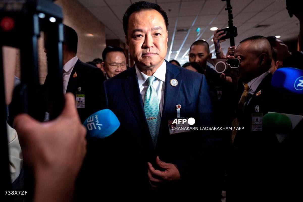 Thai parliament votes for new PM as right-wing tycoon leads race