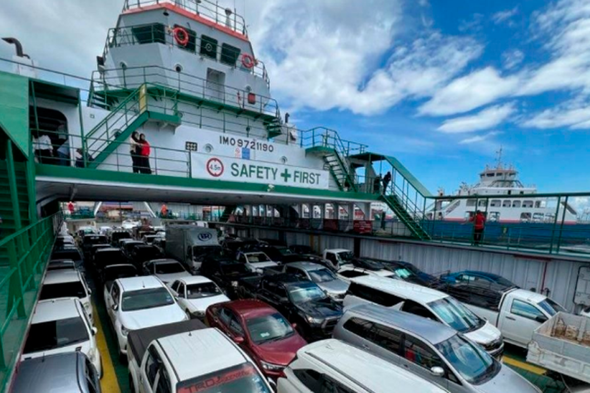 Thousands flock to Labuan Ferry Terminals for Deepavali, school holiday break Thousands flock to Labuan Ferry Terminals for Deepavali, school holiday break