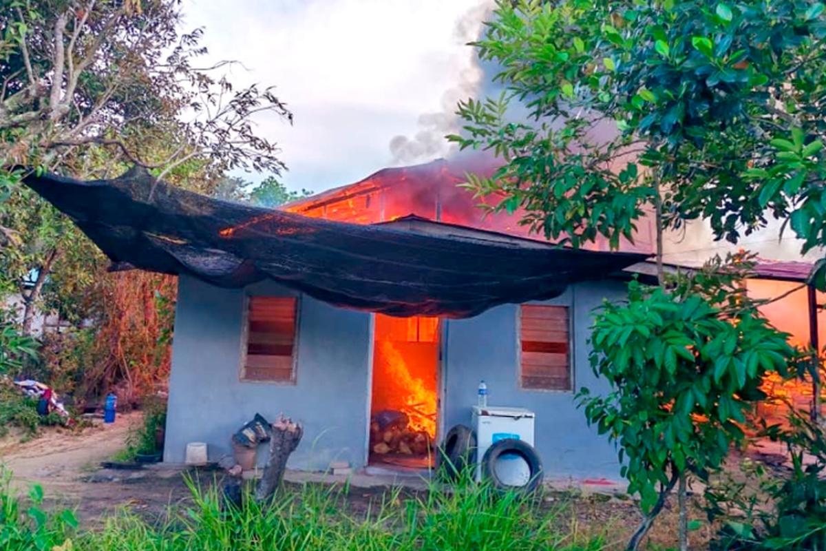 Three Tumpat houses destroyed in Kampung Sri Periuk blaze Three Tumpat houses destroyed in Kampung Sri Periuk blaze
