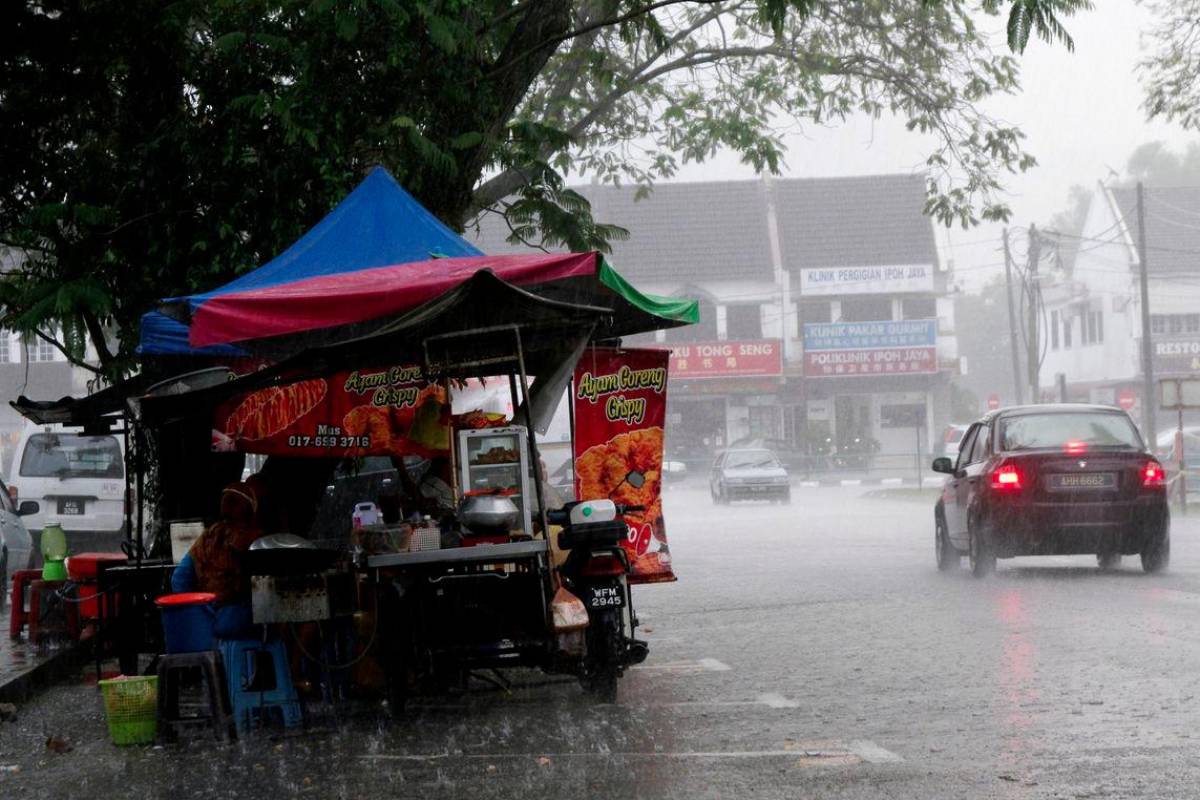 Thunderstorms forecast in 10 Malaysian states until 7 pm today Thunderstorms forecast in 10 Malaysian states until 7 pm today