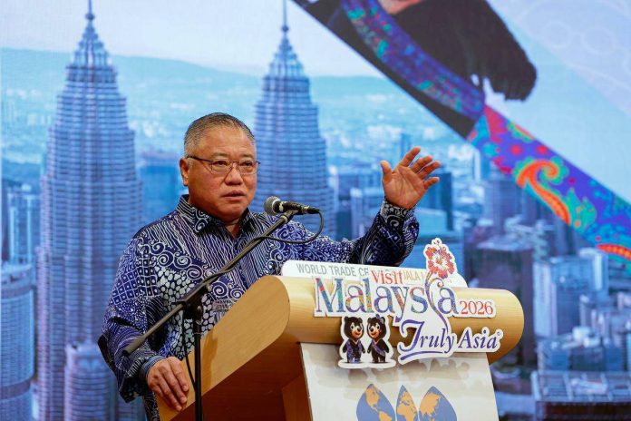 Tiong urges tourism industry to partner with overseas travel agents